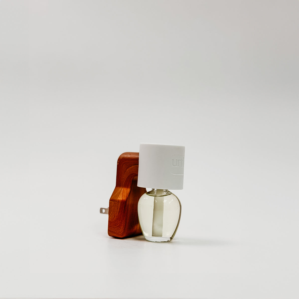 EHREE Scent Bottle + Plug-In — EHREE Combo by Urthy (view 9)