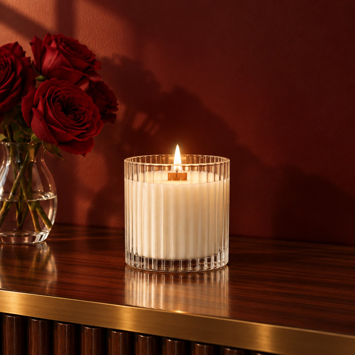 Hotelaire ribbed glass candle in the New York room