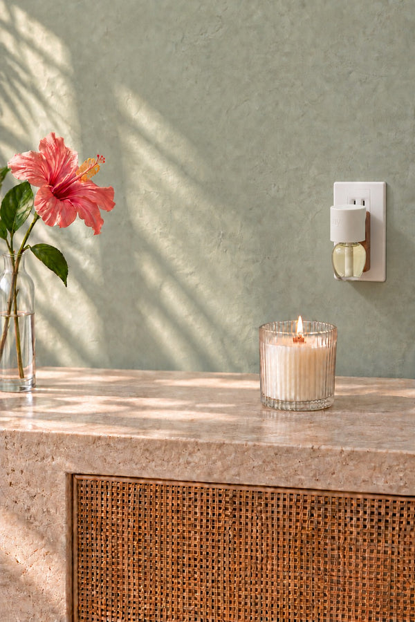 Hotelaire Ribbed Glass Candle